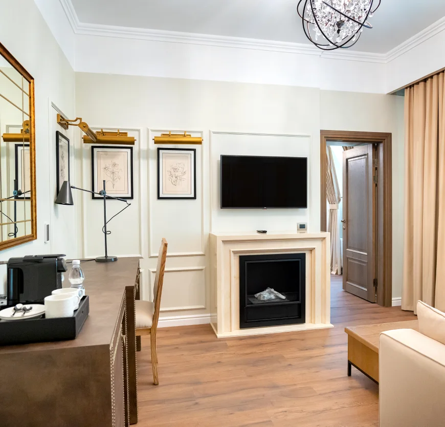 Book Deluxe Suite room in a hotel in the center of Lviv photo Market Square Lviv 3