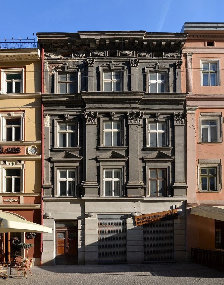 Historic townhouse at 4 Shevska Street