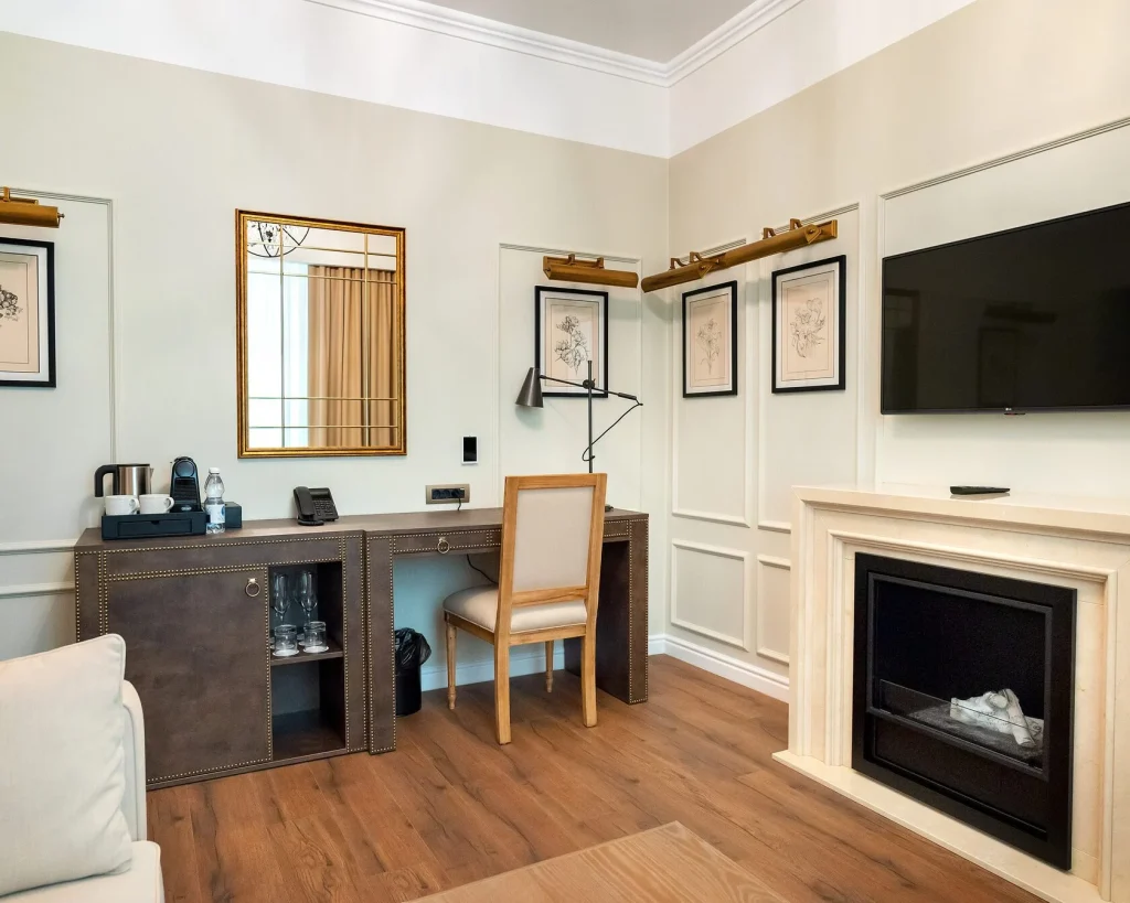 Deluxe Suite, photo 6